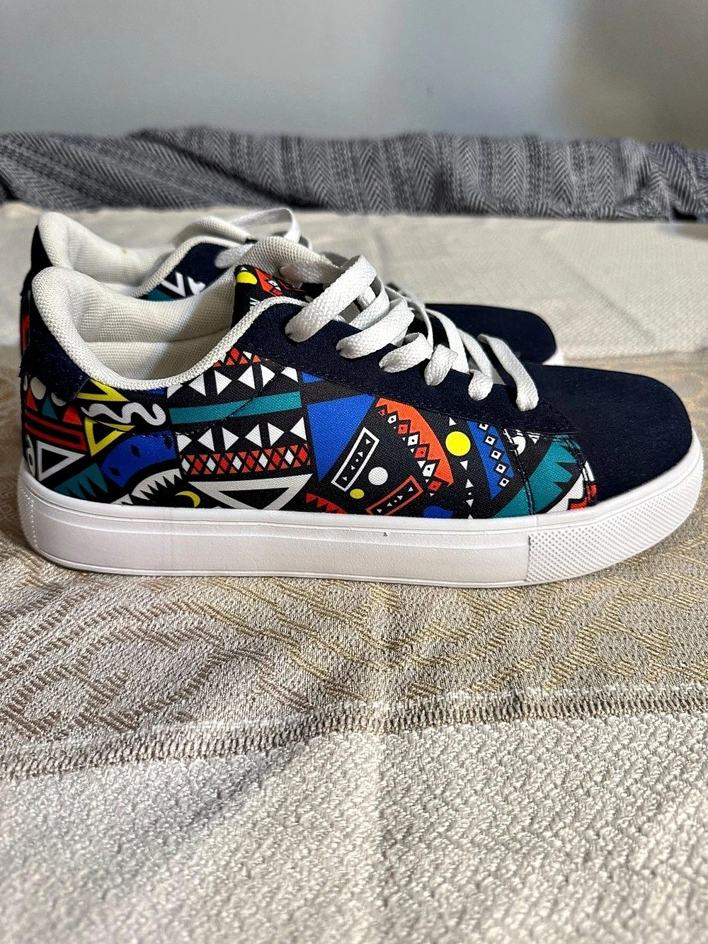 FASHION Geometric Print Sneakers in Blue & White Like New